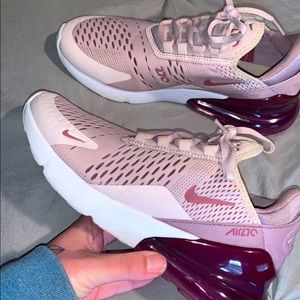 Nike air max 270s BRAND NEW! No scuffs, marks, or dirt on them, & no creases!